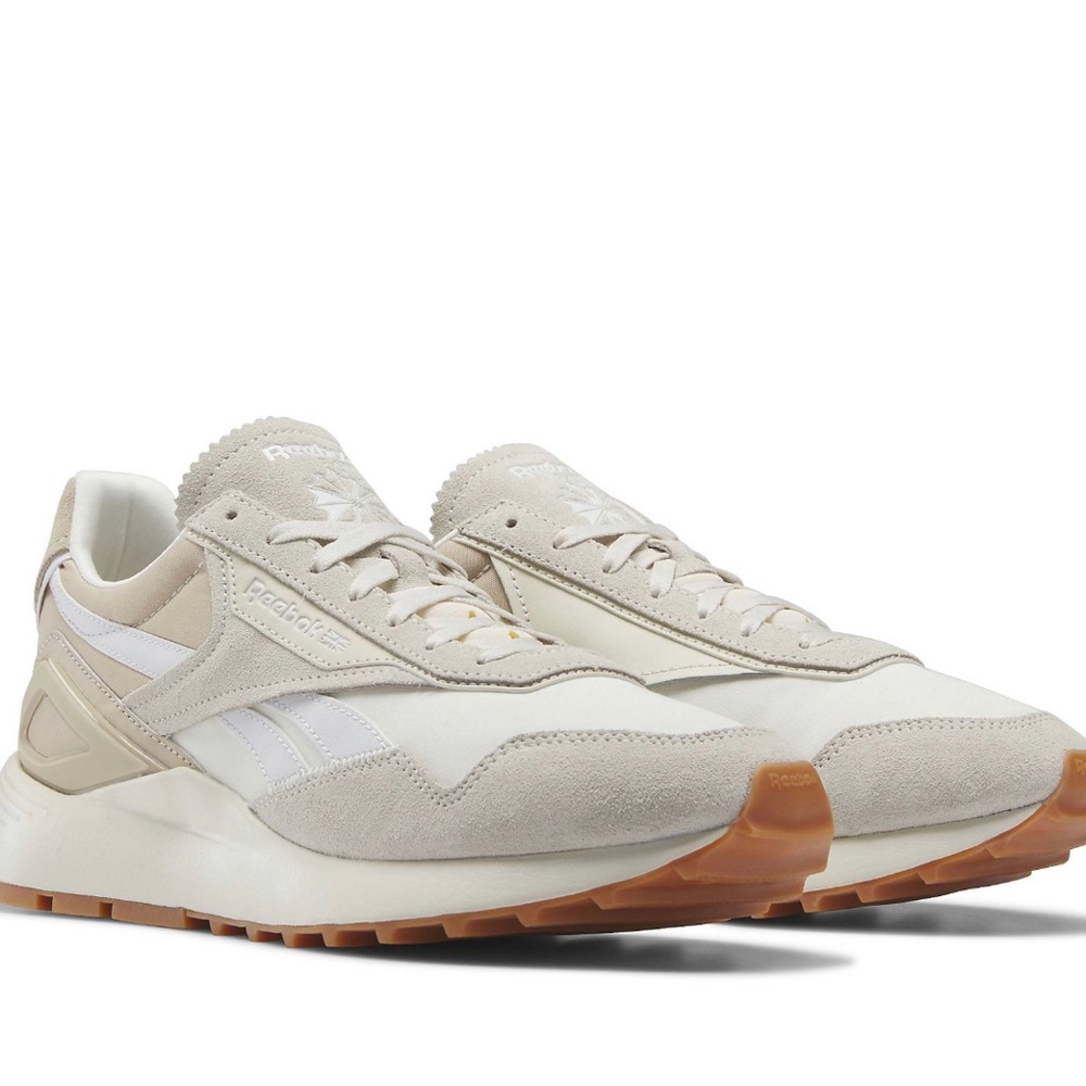 Reebok CL Legacy AZ Sneaker in Chalk/Stucco Unisex 4.5